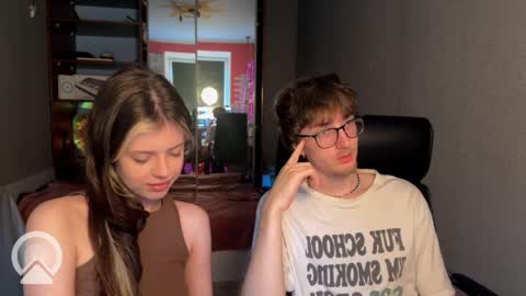 Philipp and Este online show from May 2026 06:10:02 AM