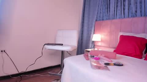 x_milu online show from February 2025 11:53:01 AM