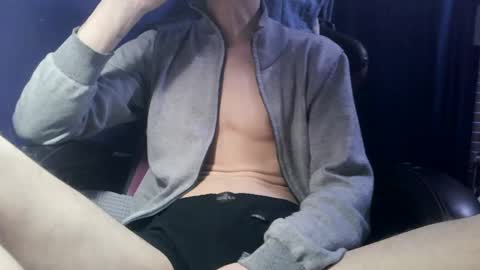 Snapshot of x_patri_x chatting on March 2025 11:47:02 AM x_patri_x online show from March 2025 11:47:02 AM