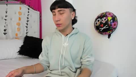 Snapshot of xaandergrey chatting on October 2025 03:45:01 PM xaanderGrey online show from October 2025 03:45:01 PM