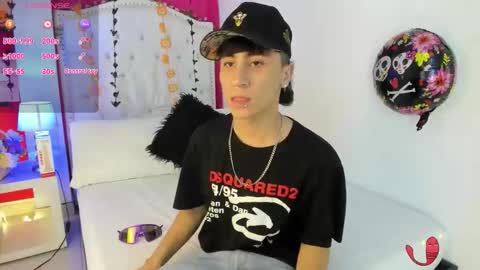 Snapshot of xaandergrey chatting on October 2025 07:43:01 PM xaanderGrey online show from October 2025 07:43:01 PM