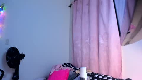 Snapshot of xallysonx_ chatting on December 2024 04:08:02 AM XALLYSONX online show from December 2024 04:08:02 AM
