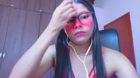Snapshot of xallysonx_ chatting on July 2026 12:01:01 PM XALLYSONX online show from July 2026 12:01:01 PM