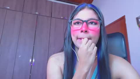 Snapshot of xallysonx_ chatting on July 2026 02:13:01 PM XALLYSONX online show from July 2026 02:13:01 PM