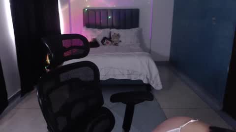 Snapshot of xambar_22x chatting on November 2025 10:21:01 PM xambar_22x online show from November 2025 10:21:01 PM