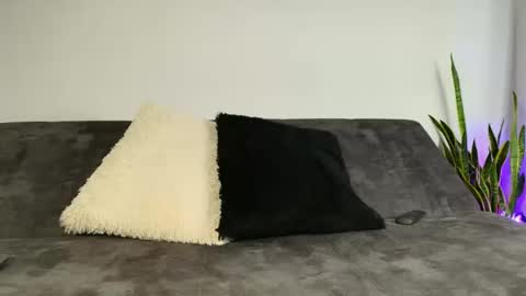 Xander online show from December 2025 06:16:01 PM