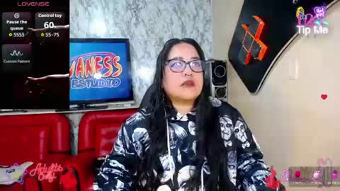 Snapshot of xander_taylor_ chatting on June 2026 05:09:01 AM xander_taylor_ online show from June 2026 05:09:01 AM