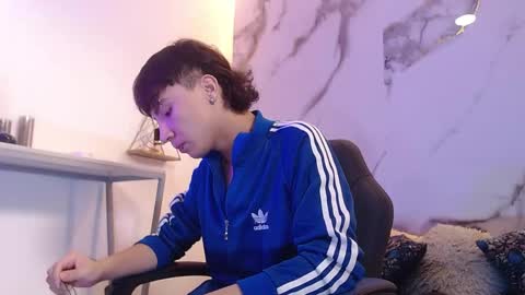 xandergrey8 online show from May 2026 07:19:02 PM
