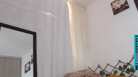 Snapshot of xararouxxx chatting on February 2025 09:12:01 PM       S A R A      100K followers online show from February 2025 09:12:01 PM