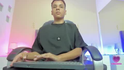 xavier fox   online show from March 2026 02:20:01 PM