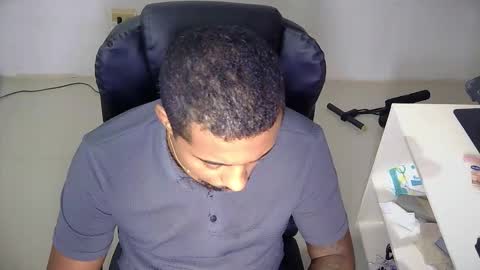 Xavier Miller online show from October 2025 03:52:01 PM