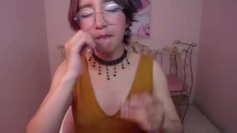 Snapshot of xayah_77 chatting on January 2025 05:42:02 PM Xayah online show from January 2025 05:42:02 PM