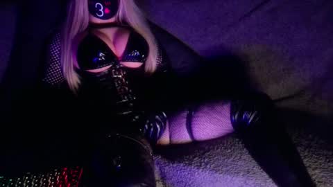 Ella online show from February 2026 07:55:02 PM