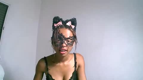 xenhuu online show from December 2025 04:46:02 PM