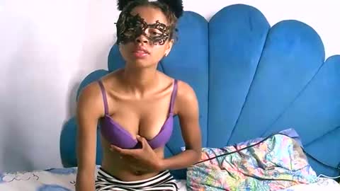 xenhuu online show from December 2025 08:16:02 PM