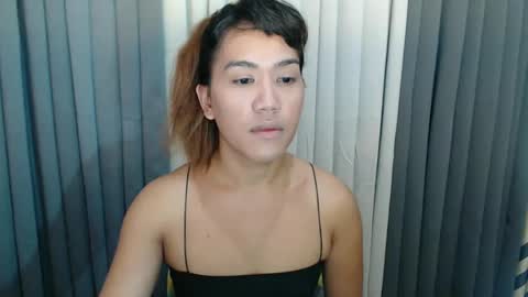 GWEN THOMPSON .......   online show from December 2024 11:58:01 PM