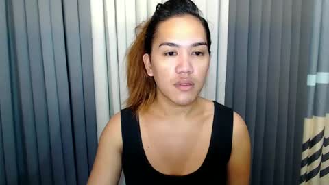 GWEN THOMPSON .......   online show from February 2025 01:02:01 AM