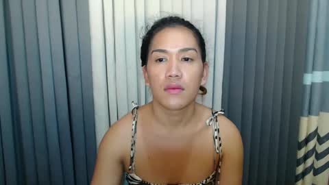 GWEN THOMPSON .......   online show from March 2025 06:27:01 AM