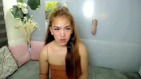 GWEN THOMPSON .......   online show from March 2025 05:18:02 PM