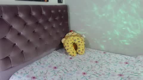 Xia online show from January 2025 11:19:01 PM