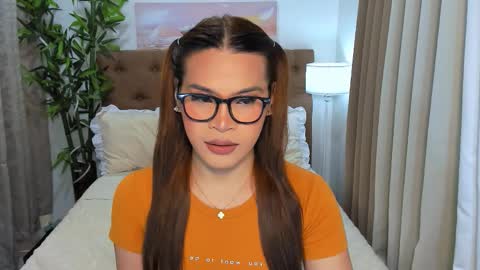 Xia Addison online show from October 2025 01:00:02 AM