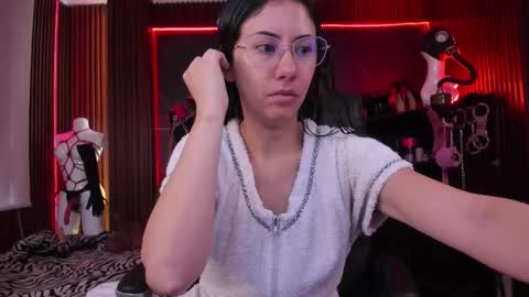 XiaQueen   I M online show from October 2025 11:43:01 AM