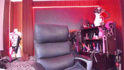 XiaQueen   I M online show from November 2025 11:31:01 AM