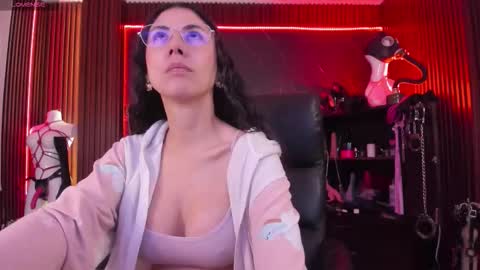 Snapshot of xiaqueen chatting on December 2025 12:34:02 PM XiaQueen I M online show from December 2025 12:34:02 PM