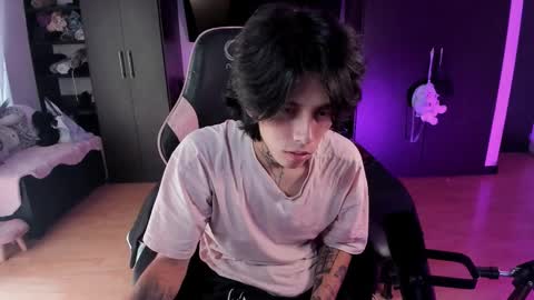 xIce Boy online show from December 2025 01:08:01 PM