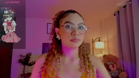 Snapshot of ximena_sotto1 chatting on June 2026 06:03:01 PM camila online show from June 2026 06:03:01 PM
