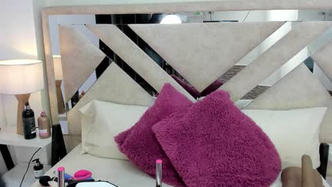 Xime  online show from January 2026 03:32:01 AM