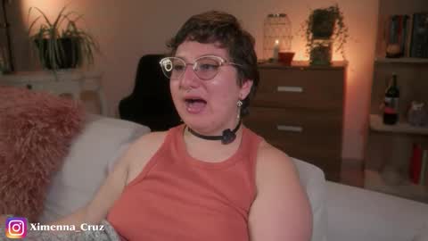 Snapshot of ximenna_cruz_ chatting on November 2025 11:38:01 PM Xime Independent Artist online show from November 2025 11:38:01 PM