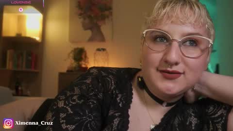 Snapshot of ximenna_cruz_ chatting on December 2025 01:14:02 AM Xime Independent Artist online show from December 2025 01:14:02 AM