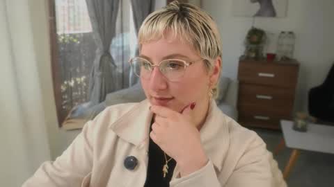 Snapshot of ximenna_cruz_ chatting on January 2026 12:21:02 PM Xime Independent Artist online show from January 2026 12:21:02 PM