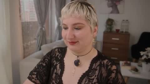 Snapshot of ximenna_cruz_ chatting on January 2026 12:53:01 PM Xime Independent Artist online show from January 2026 12:53:01 PM