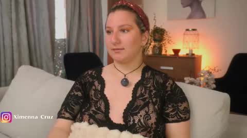 Snapshot of ximenna_cruz_ chatting on February 2026 01:05:02 PM Xime Independent Artist online show from February 2026 01:05:02 PM