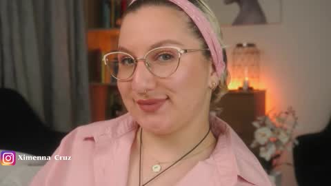 Snapshot of ximenna_cruz_ chatting on February 2026 11:28:01 AM Xime Independent Artist online show from February 2026 11:28:01 AM