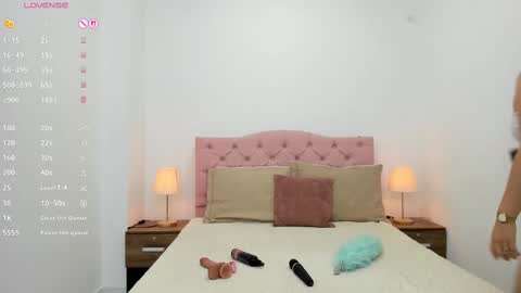 Xiomy online show from September 2025 02:00:01 PM