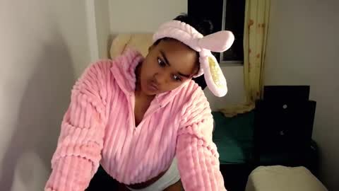 Snapshot of xiomy_winklar chatting on December 2024 12:57:02 AM xiomy winklar online show from December 2024 12:57:02 AM
