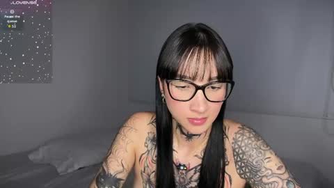Snapshot of xisisxx chatting on April 2026 01:53:01 AM xisisxx online show from April 2026 01:53:01 AM