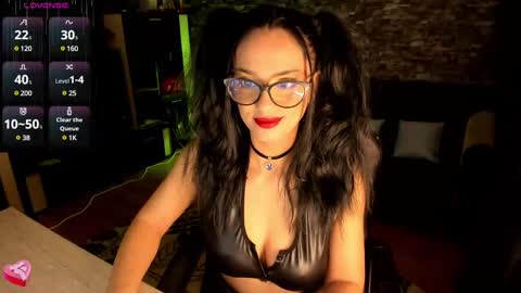 Lara online show from March 2025 10:21:01 PM