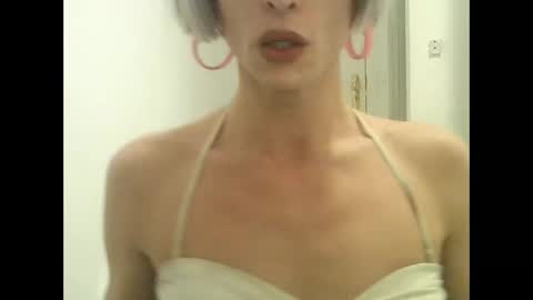 Snapshot of xlecram chatting on December 2025 05:28:02 PM Wendy online show from December 2025 05:28:02 PM