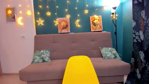 Snapshot of xloe_queen chatting on January 2025 11:13:01 AM Chloe online show from January 2025 11:13:01 AM