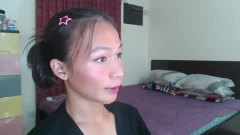 Snapshot of xlovely_destinyx chatting on February 2025 06:24:02 PM Alice online show from February 2025 06:24:02 PM