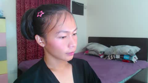 Snapshot of xlovely_destinyx chatting on February 2025 10:00:02 PM Alice online show from February 2025 10:00:02 PM