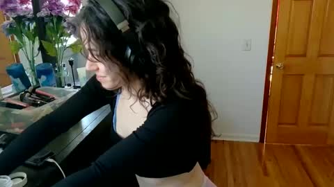 Snapshot of xlucidmiax chatting on March 2025 07:23:01 PM Mia online show from March 2025 07:23:01 PM