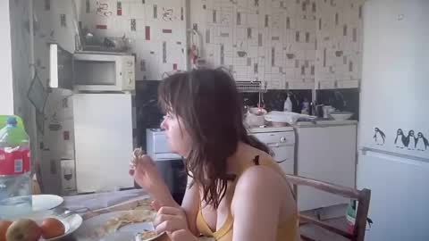 Luna online show from April 2026 04:41:01 AM