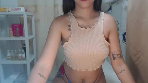 Maxie online show from May 2026 12:35:02 PM