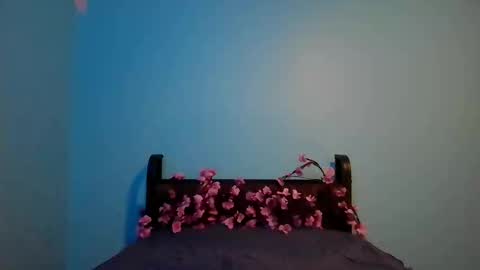 xmiaxbutterflyx3 online show from November 2025 04:00:01 AM