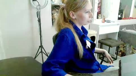 xMilagrosxs online show from April 2026 12:00:02 PM